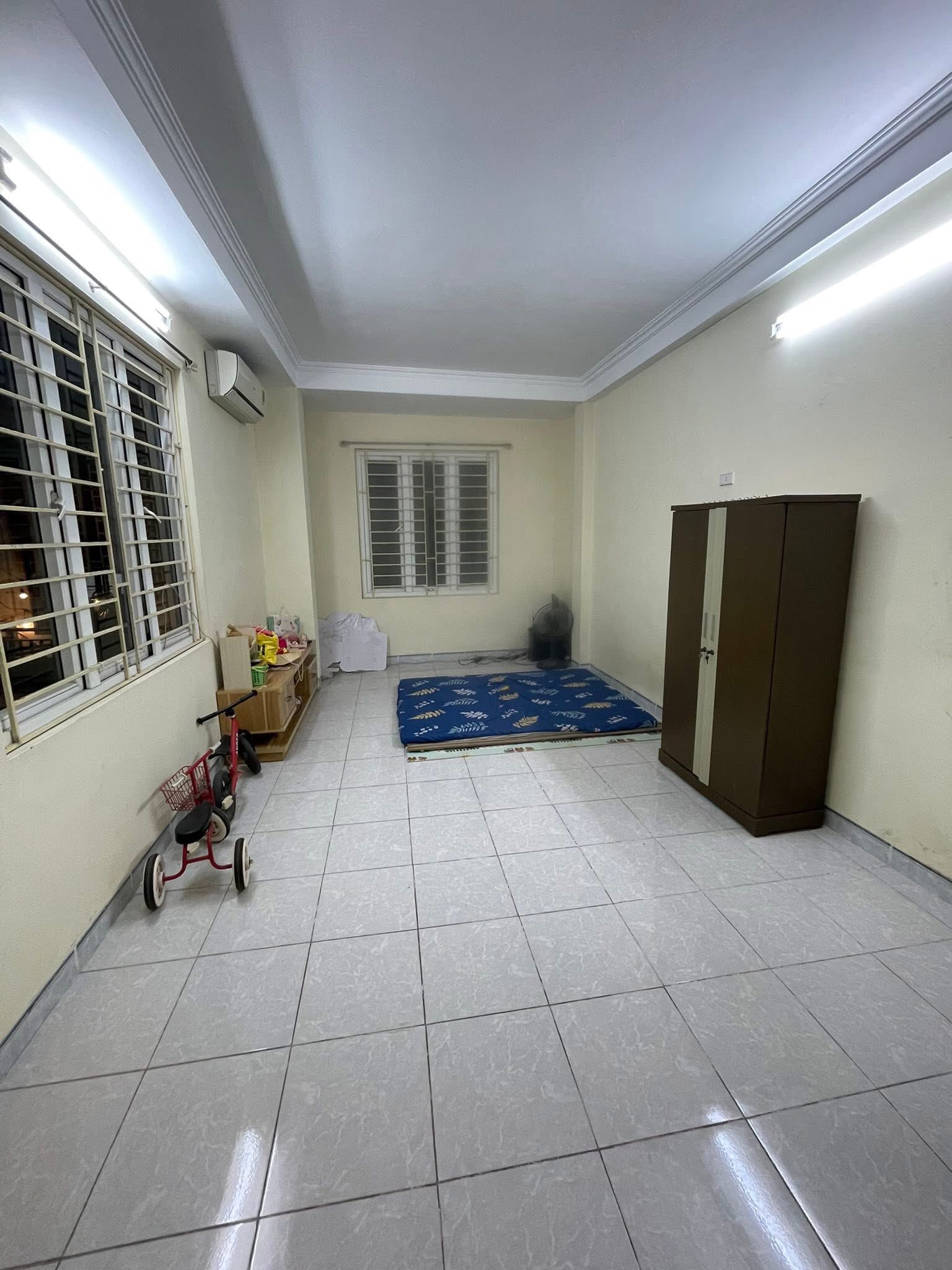 Phải thật nhanh, chỉ cần đóng 1 cọc 1 Pháo Đài Láng, 4 tầng x 30m2, 2PN, 9 Triệu ở nhóm 6 người - Ảnh 1